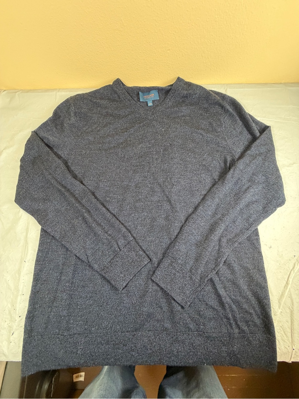 Men's V-Neck Sweater in Dark Heather Gray 100%‎ Merino Wool